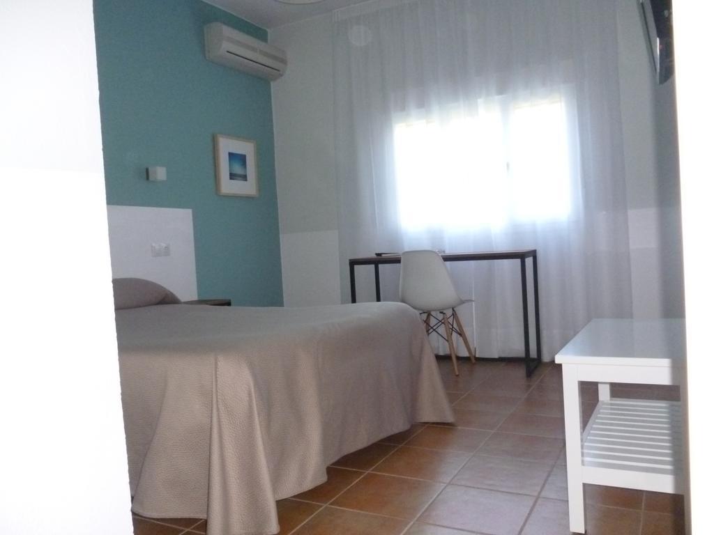 Hostal Las Cumbres Conil De La Frontera Zewnętrze zdjęcie